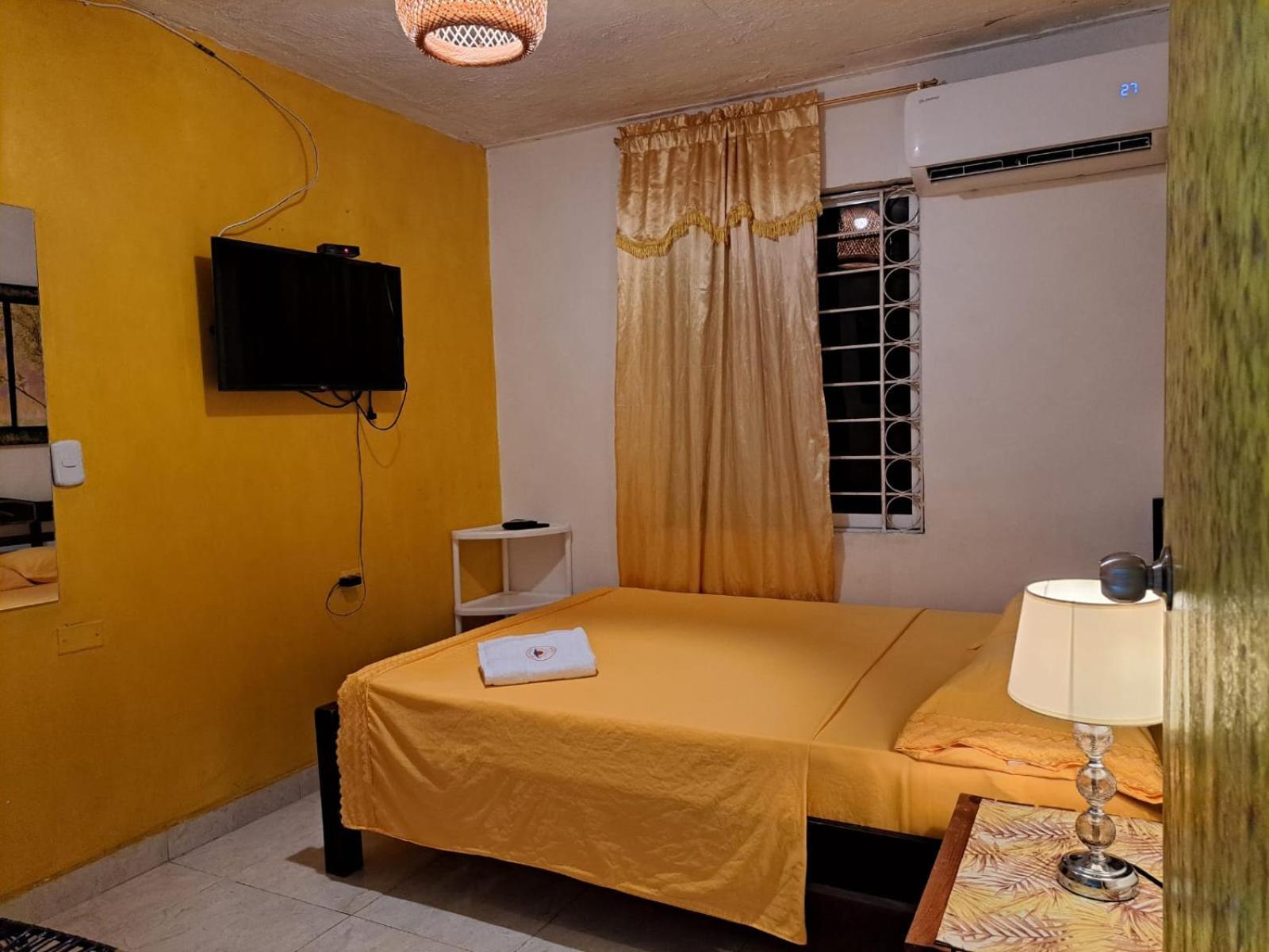 Hostel Shalom Adonai Картахена Экстерьер фото
